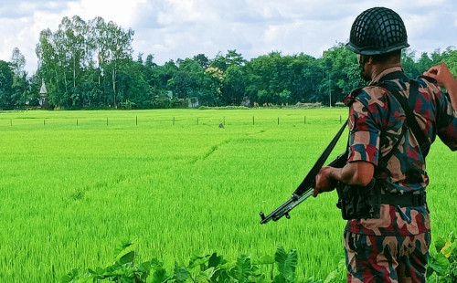 সীমান্তে বিএসএফের কাঁটাতারের বেড়া নির্মাণের চেষ্টা, বিজিবির বাধা 