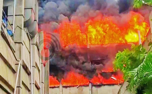 ১২ ঘণ্টায়ও নিয়ন্ত্রণে আসেনি গাজী টায়ারের কারখানার আগুন 