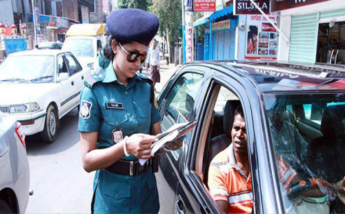 একদিনে ঢাকায় ট্রাফিক আইনে ২৯২ মামলা, জরিমানা ১৭ লাখ 