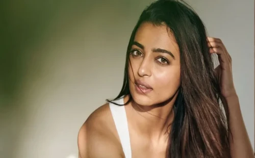 বিয়ের ১২ বছর পর মা হতে যাচ্ছেন ভারতীয় সিনেমার আলোচিত এই অভিনেত্রী । 