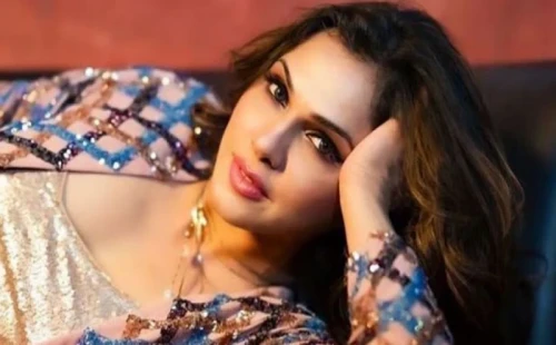 সংসার ভাঙ্গার কারণ জানালেন ইশা। 