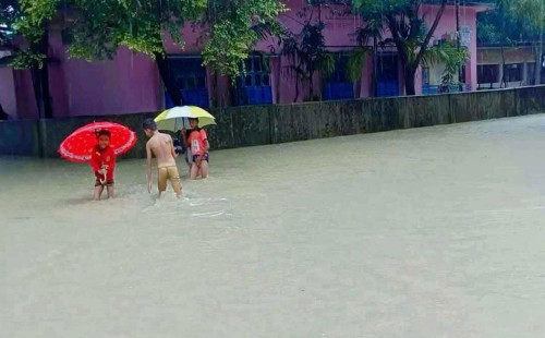 টেকনাফে ভারী বর্ষণে অর্ধশত গ্রাম প্লাবিত হয়েছে 