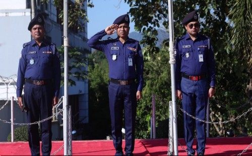 ​রাঙ্গামাটিতে জেলা পুলিশের জমকালো মাস্টার প্যারেড ও কিট প্যারেড অনুষ্ঠিত 