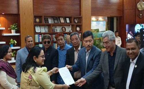 রাঙামাটি-২৯৯ আসনে মনোনয়নপত্র জমা দিলেন বিএনপি প্রার্থী দীপেন দেওয়ান 