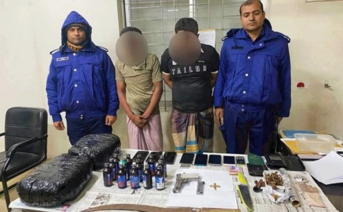 মুন্সিগঞ্জে লৌহজংগে সেনাবাহিনীর যৌথ অভিযানে ১টি পিস্তল, ৪ রাউন্ড গুলি , মাদকদ্রব্য ও দেশীয়  অস্ত্র উদ্ধার: গ্রেফতার ০২ 